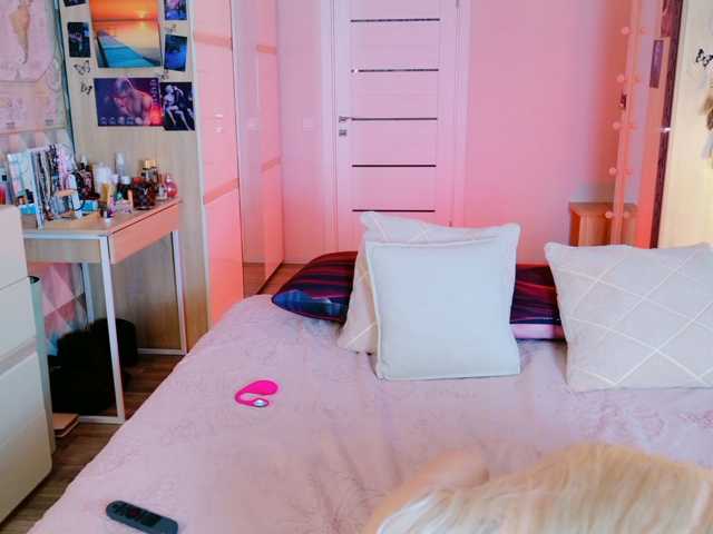 EvaRoss, en directo ahora en BongaCams