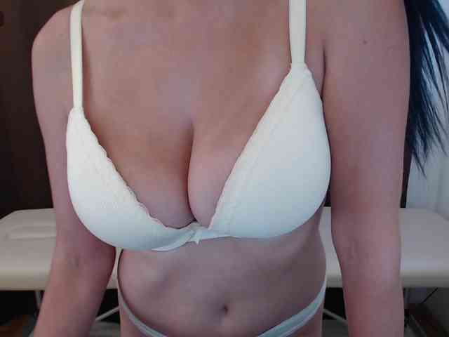 AriaShy webcam