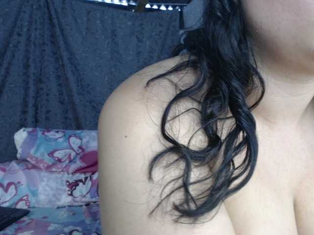 soe-lara live cam on BongaCams