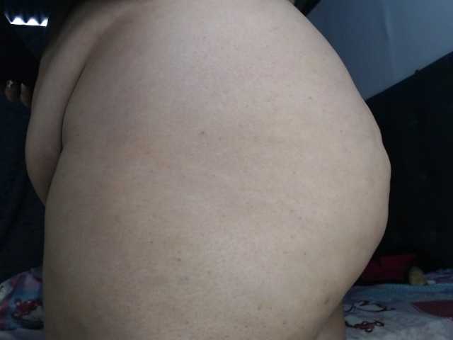 soe-lara live cam on BongaCams