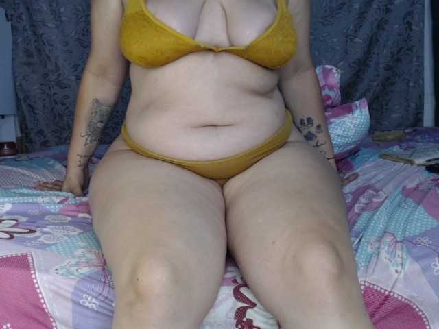 soe-lara live cam on BongaCams