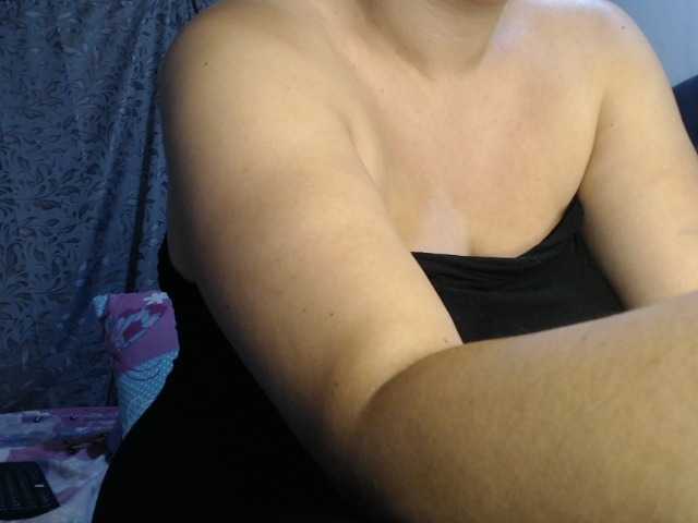 soe-lara live cam on BongaCams