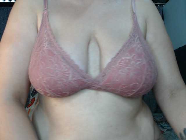 soe-lara live webcam show