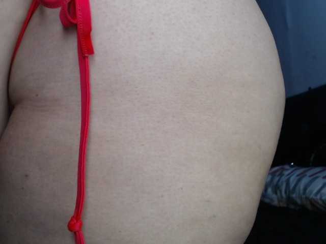 soe-lara live cam on BongaCams