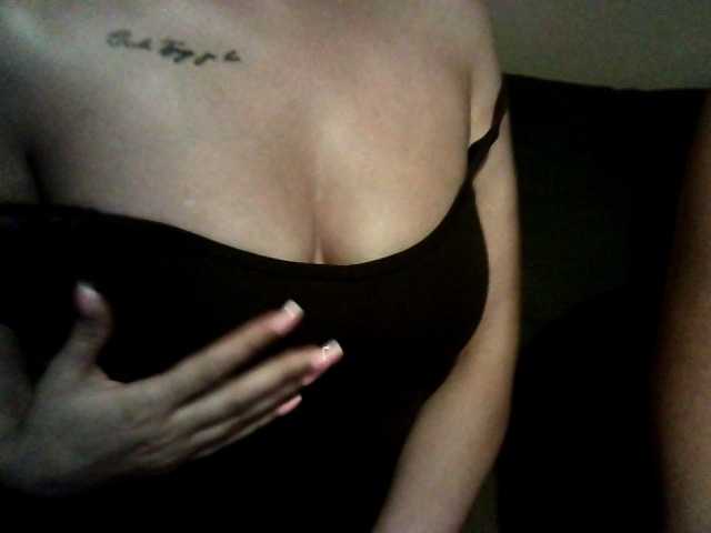 On-i-Ona live cam on BongaCams