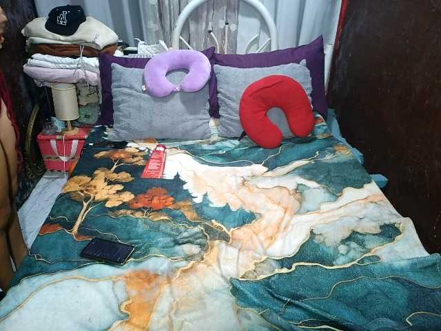 rheiicutie Live Cam on BongaCams