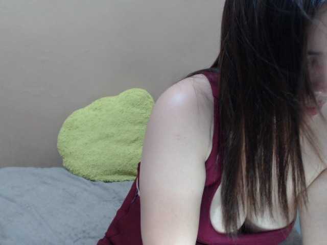 simplyhot1y live cam on BongaCams
