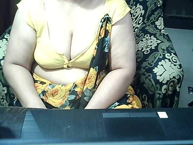 Indianbhabhimilf40 live cam on BongaCams