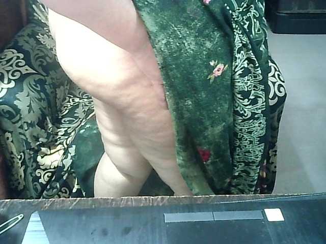 Indianbhabhimilf40's BongaCams show and profile