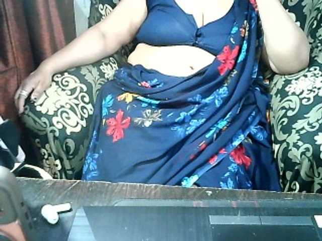 Indianbhabhimilf40 live cam on BongaCams