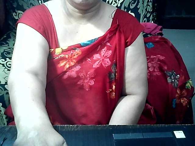 Indianbhabhimilf40 live cam on BongaCams
