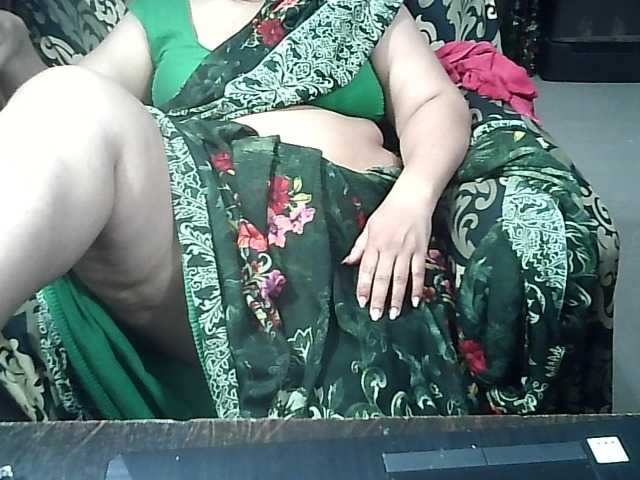 Indianbhabhimilf40 live webcam show