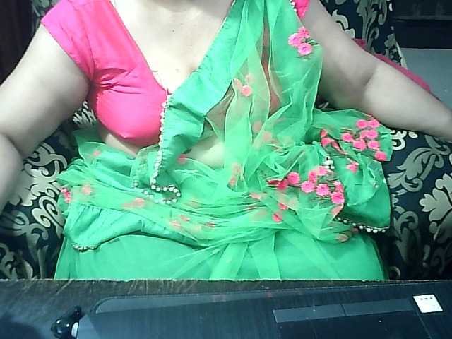 Indianbhabhimilf40 live cam on BongaCams