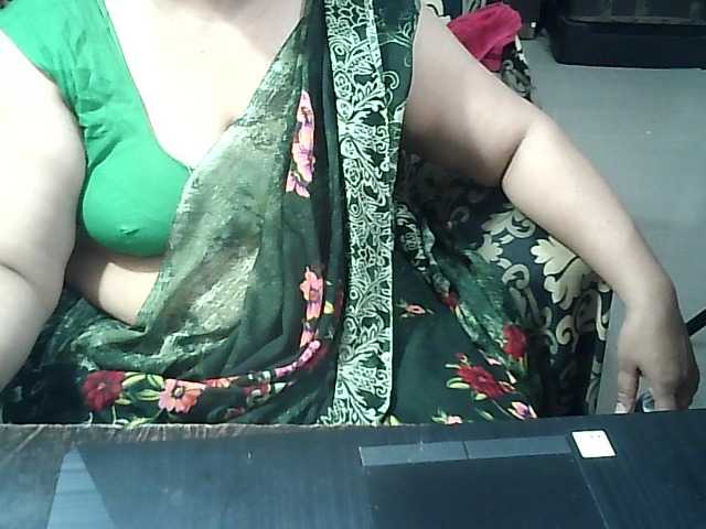 Indianbhabhimilf40 live webcam show