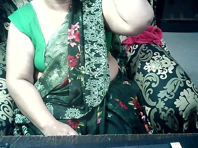Indianbhabhimilf40 live webcam show