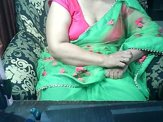 Indianbhabhimilf40 live cam on BongaCams