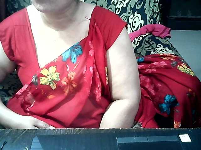 Indianbhabhimilf40 live cam on BongaCams