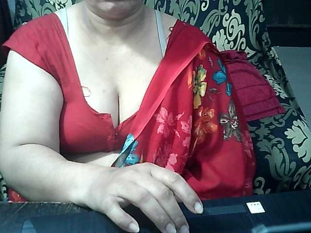 Indianbhabhimilf40 live cam preview