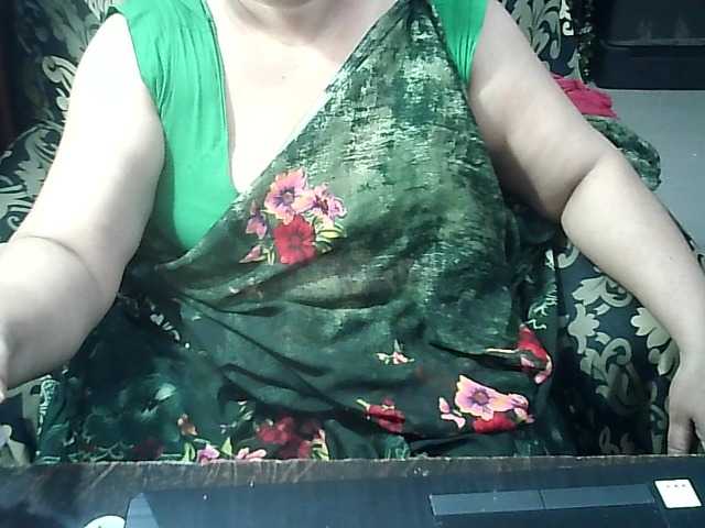 Indianbhabhimilf40 live webcam show