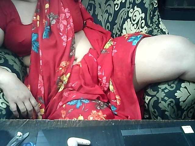 Indianbhabhimilf40 live cam on BongaCams