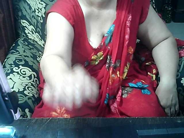 Indianbhabhimilf40 live cam on BongaCams