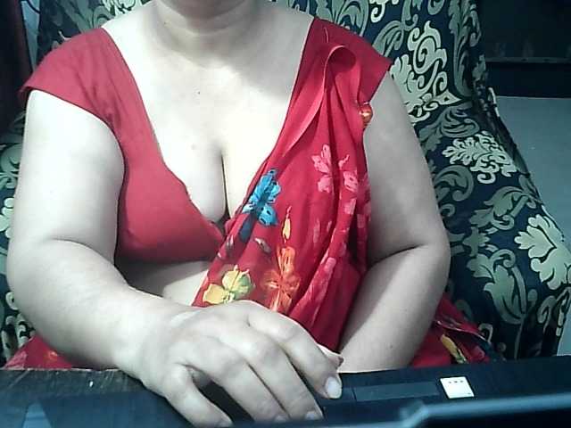 Indianbhabhimilf40 live cam on BongaCams