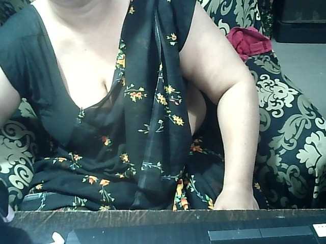 Indianbhabhimilf40 live webcam show