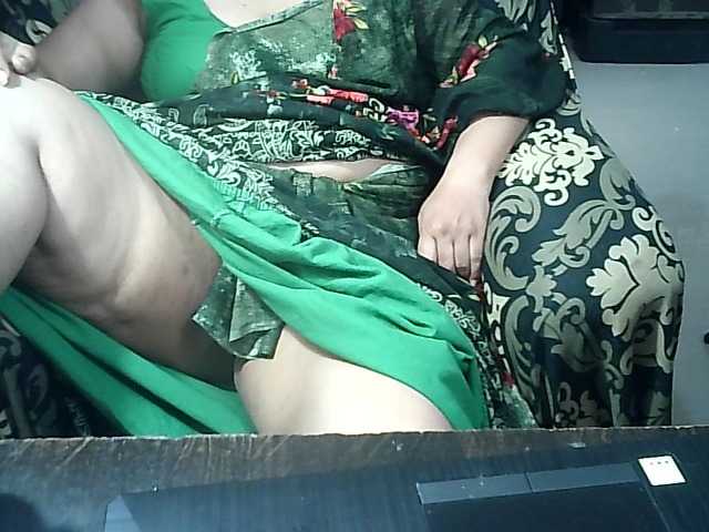Indianbhabhimilf40 live webcam show