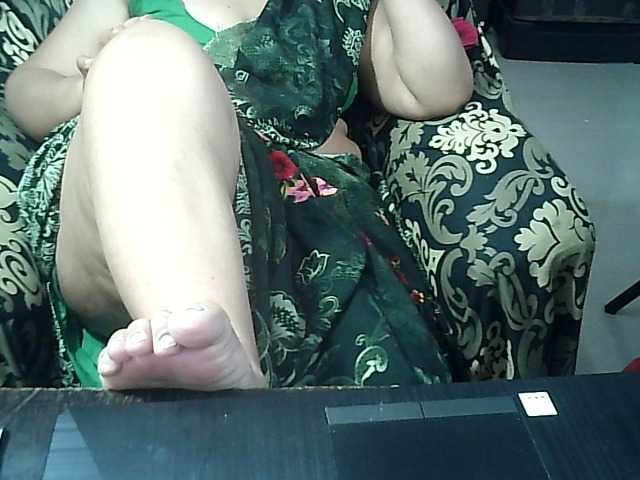 Indianbhabhimilf40 live webcam show