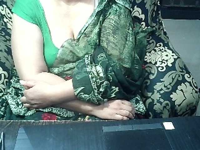 Indianbhabhimilf40 live webcam show