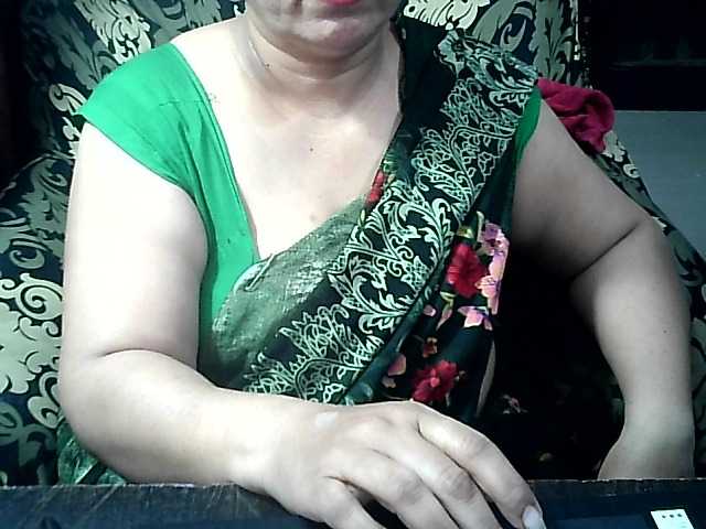Indianbhabhimilf40 live webcam show