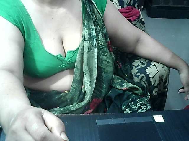 Indianbhabhimilf40 live webcam show