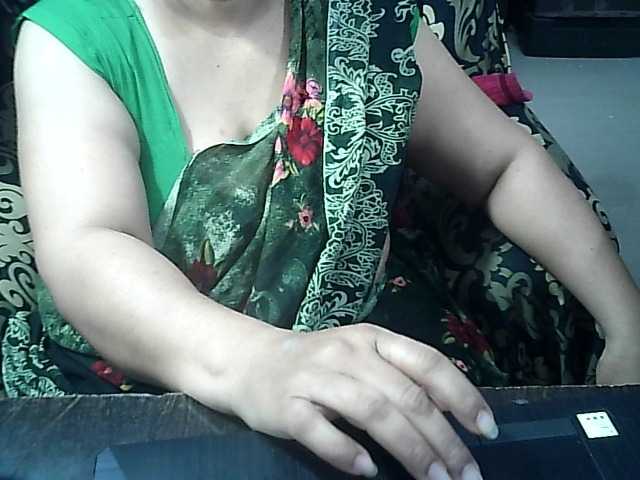 Indianbhabhimilf40 live webcam show