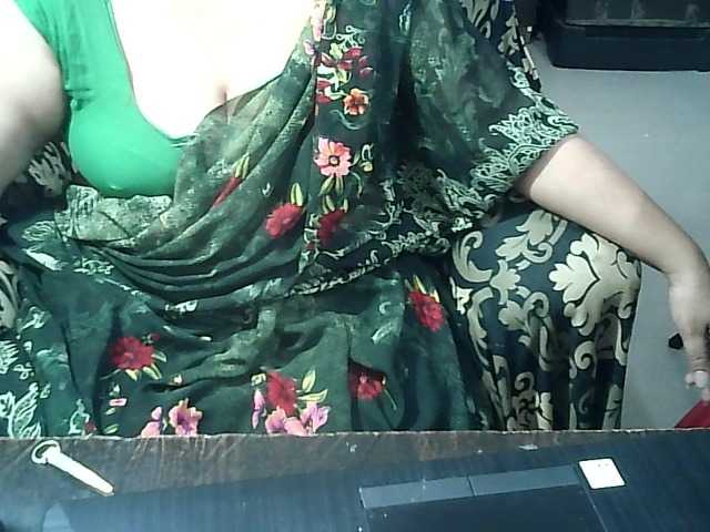 Indianbhabhimilf40 live webcam show