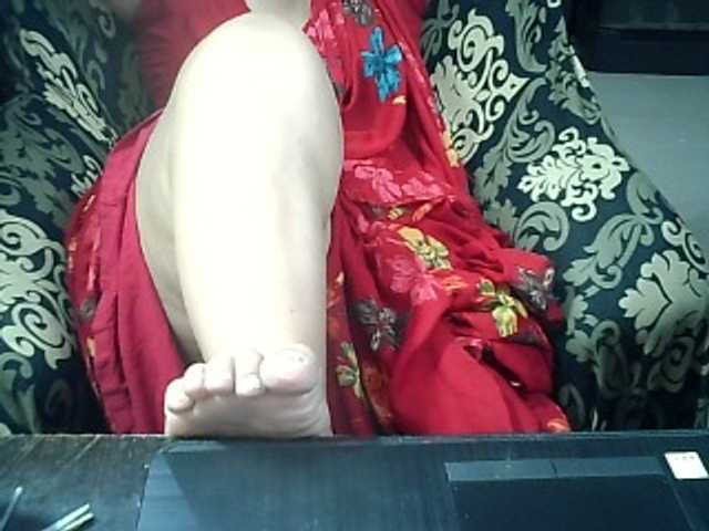 Indianbhabhimilf40 live cam on BongaCams