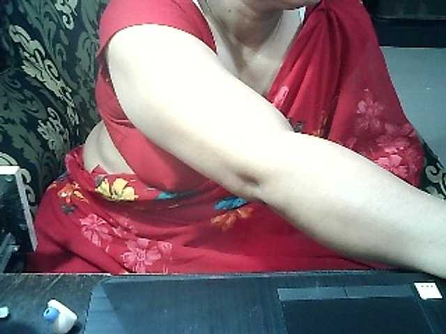 Indianbhabhimilf40 live cam on BongaCams