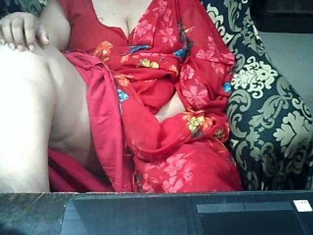 Indianbhabhimilf40 live cam on BongaCams