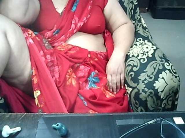 Indianbhabhimilf40 live cam on BongaCams