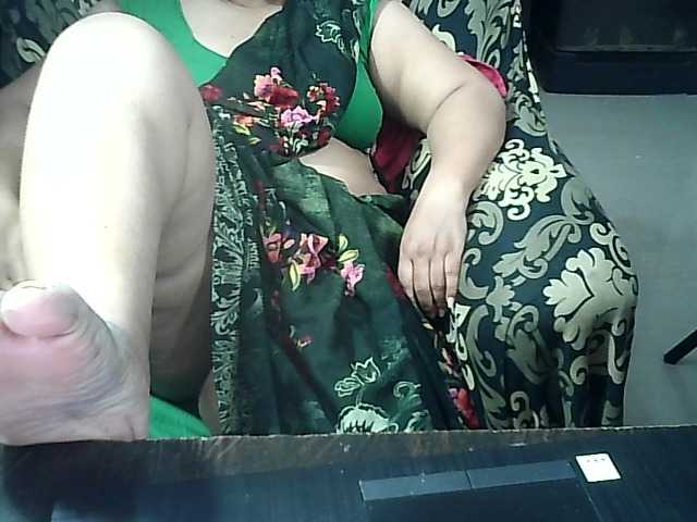 Indianbhabhimilf40 live webcam show