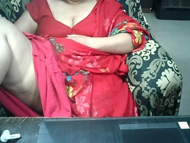 Indianbhabhimilf40 live cam on BongaCams