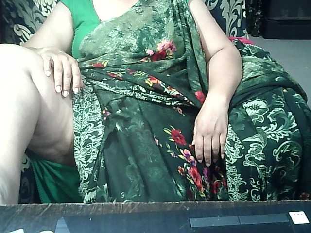 Indianbhabhimilf40 live webcam show