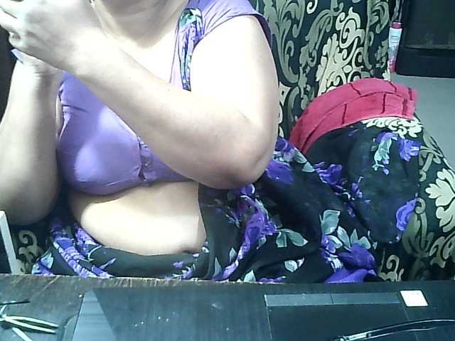 Indianbhabhimilf40 live cam preview