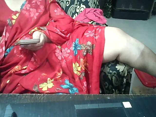 Indianbhabhimilf40 live cam on BongaCams