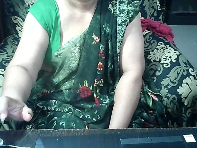 Indianbhabhimilf40 live webcam show