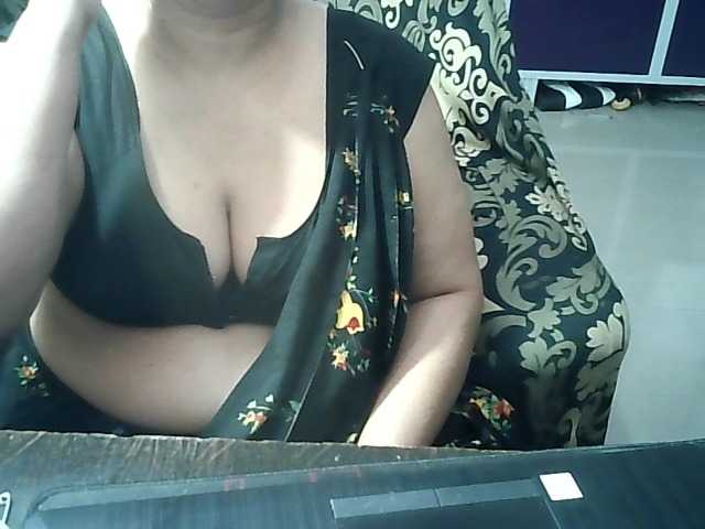 Indianbhabhimilf40 live cam preview