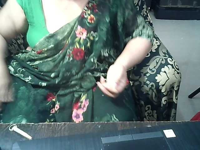 Indianbhabhimilf40 live webcam show