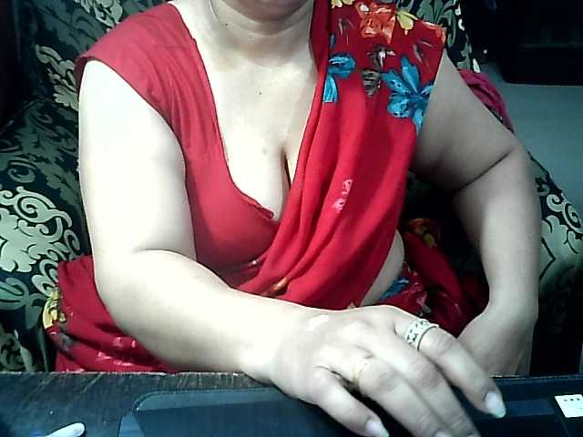 Indianbhabhimilf40 live cam on BongaCams