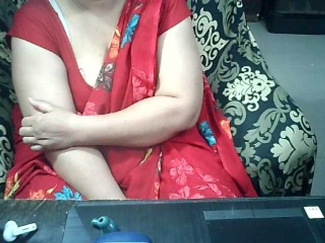 Indianbhabhimilf40 live cam on BongaCams