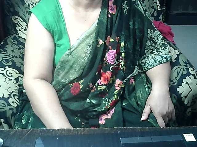Indianbhabhimilf40 live webcam show