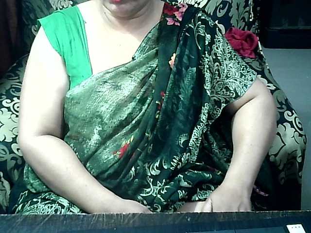 Indianbhabhimilf40 live webcam show